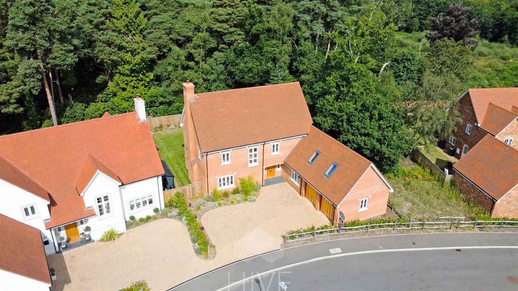Property photo 2 of 39