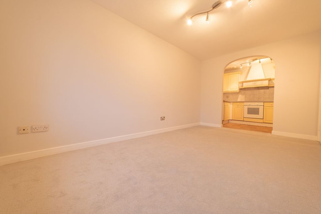 Property photo 3 of 10 Call 02920 454555 To Secure Your Viewing_7