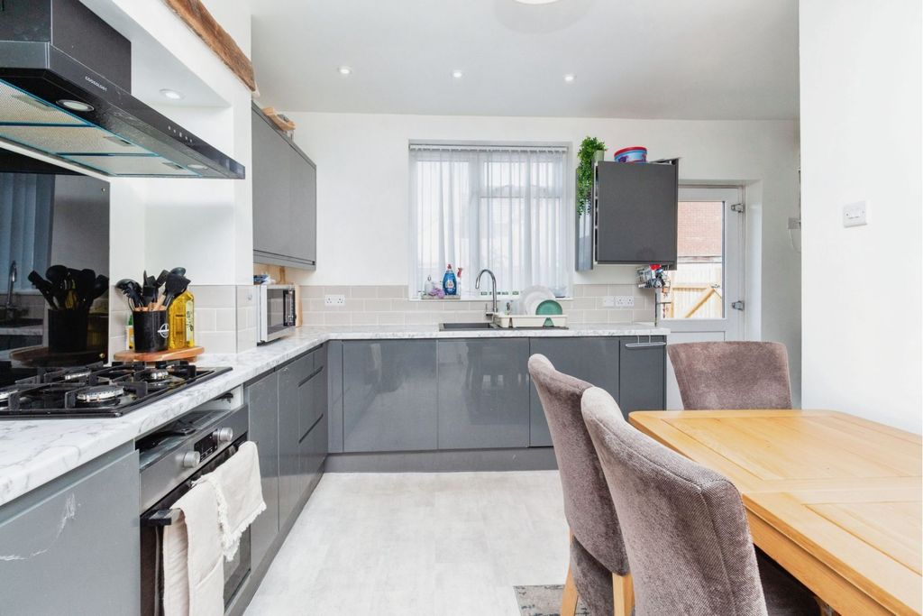 Property photo 2 of 10 Kitchen/Diner