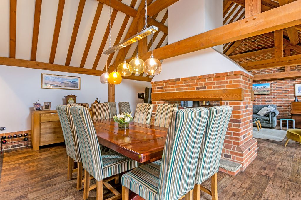 Property photo 3 of 22 Dining Area