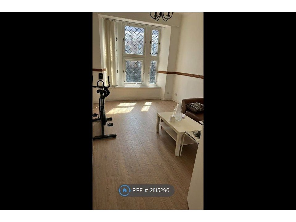 Property photo 2 of 9 Lounge