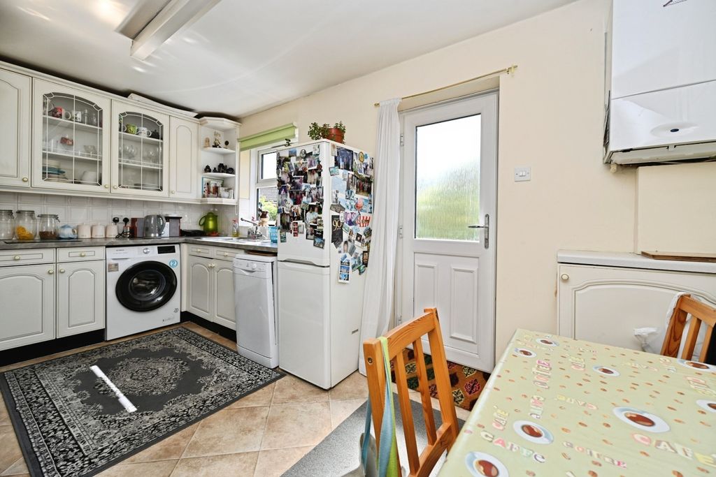 Property photo 3 of 8 Pbox-Img.Jpg