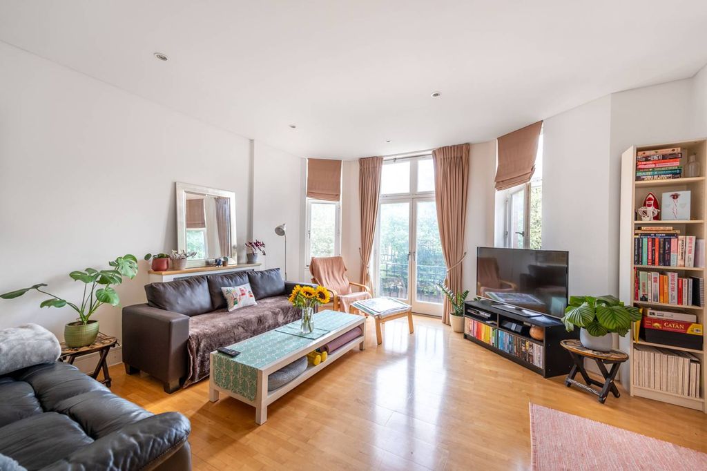 Property photo 3 of 11