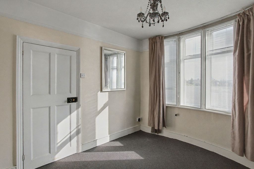 Property photo 3 of 13 1 Church Path, Northfleet, Gravesend Da11 9Et