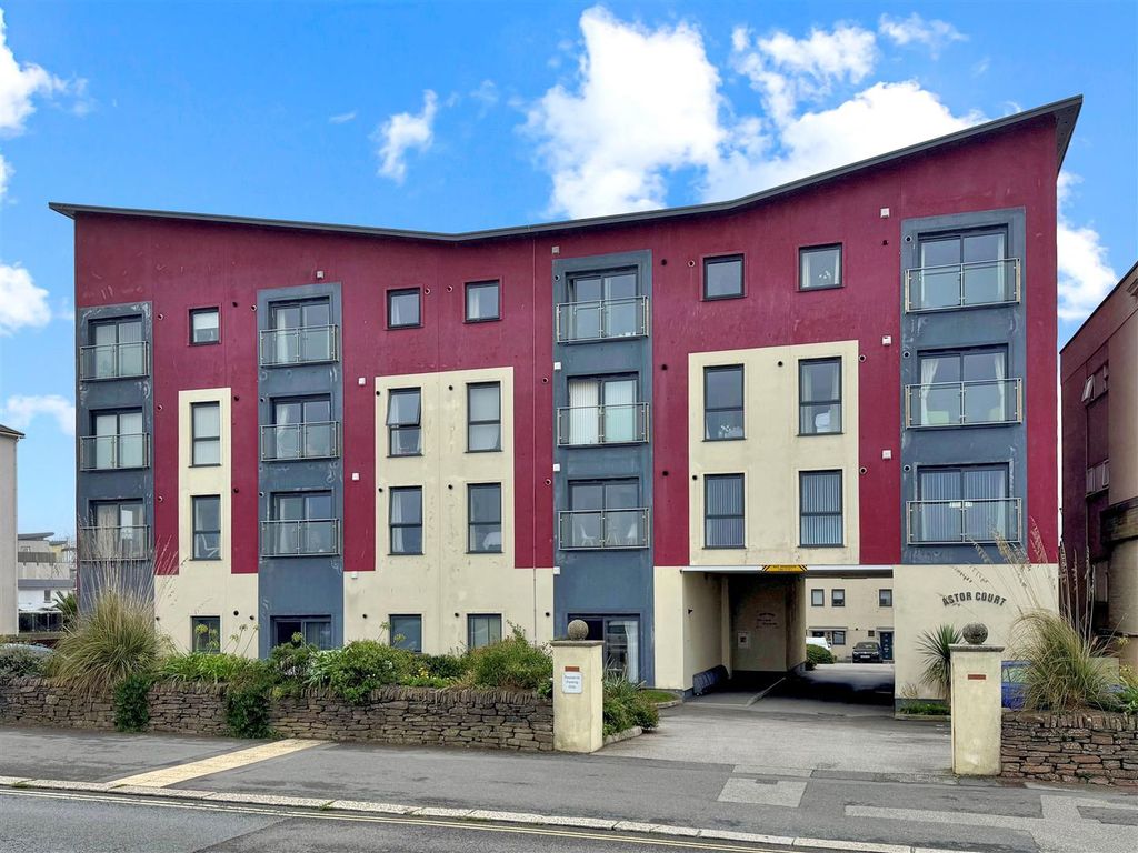 Property photo 1 of 8 Astor Court