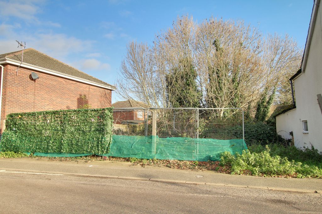 Property photo 1 of 2
