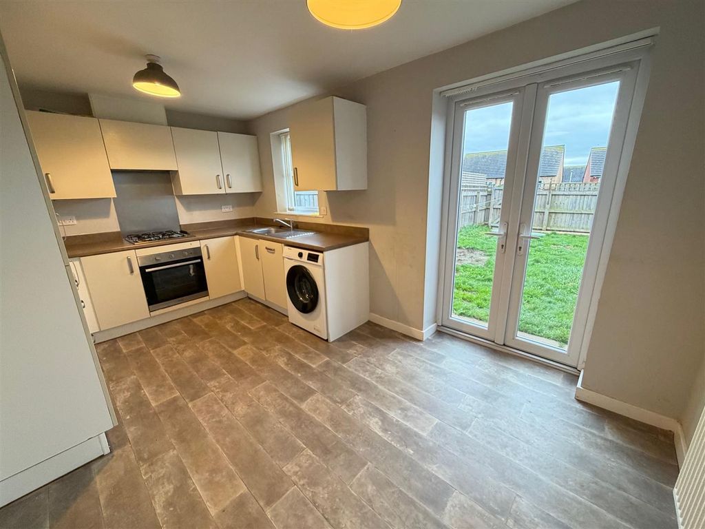 Property photo 3 of 15 Kitchen.Jpg