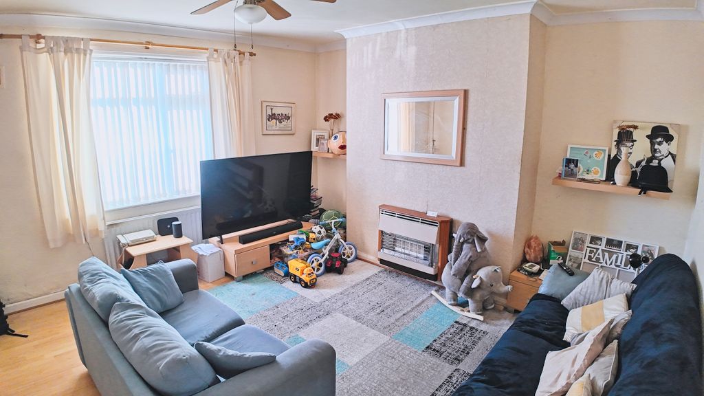 Property photo 2 of 21