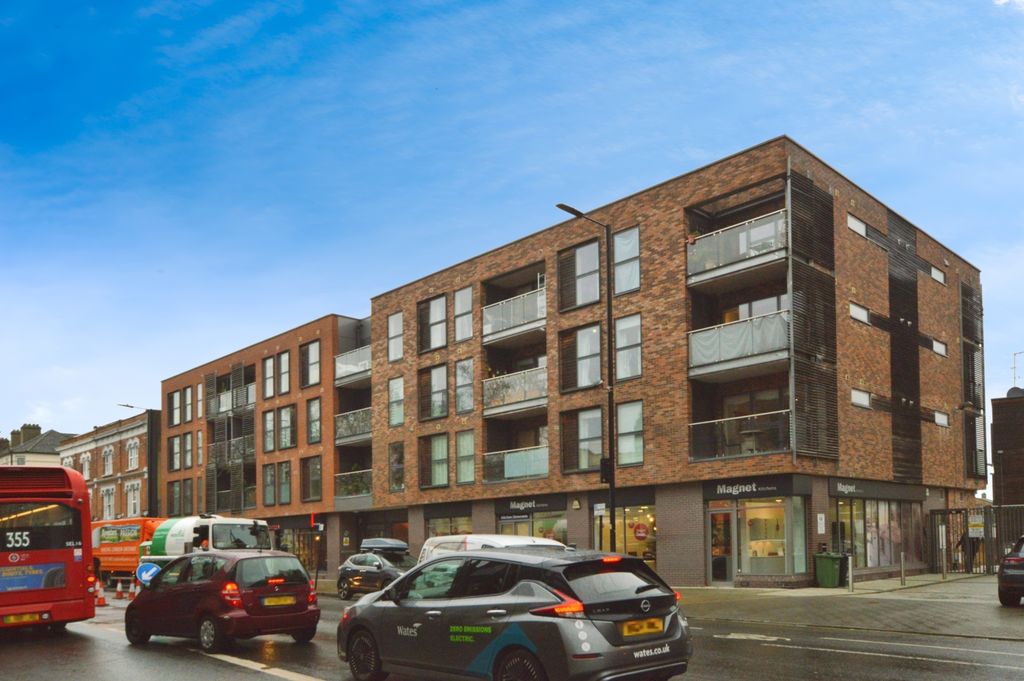 Property photo 1 of 12