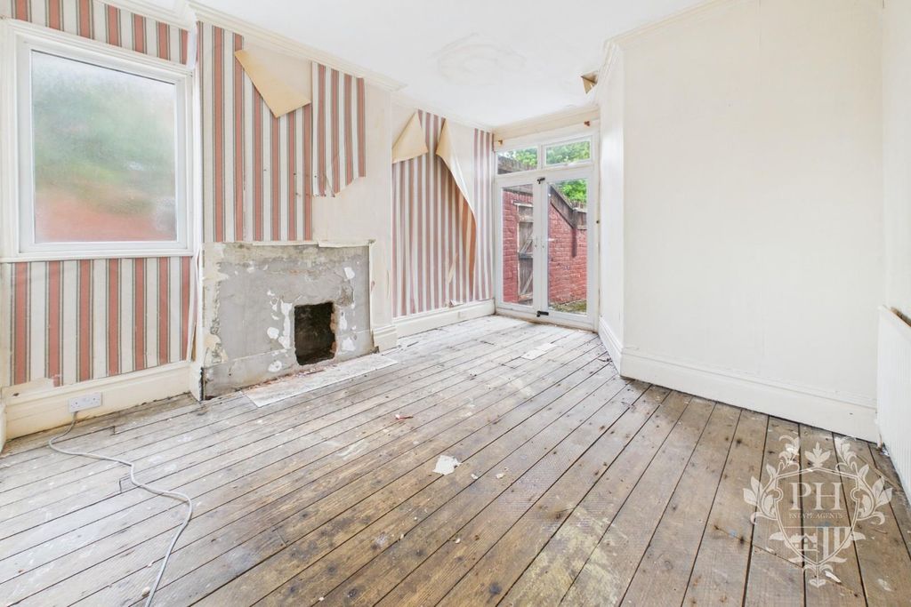Property photo 3 of 13 B16c40Ed28F24E5382754c9E446A6455_100_Cam02002G0-Pr
