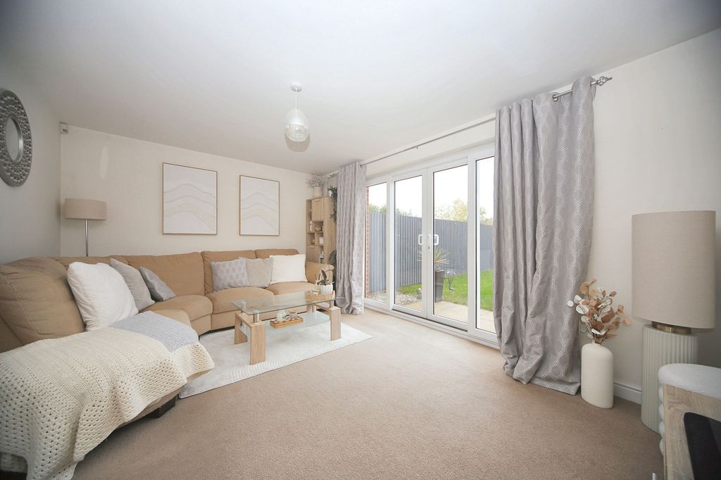 Property photo 3 of 25