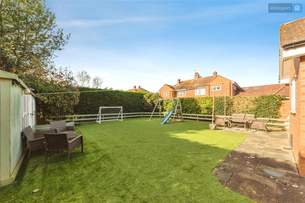 Property photo 2 of 18 Picture No. 27