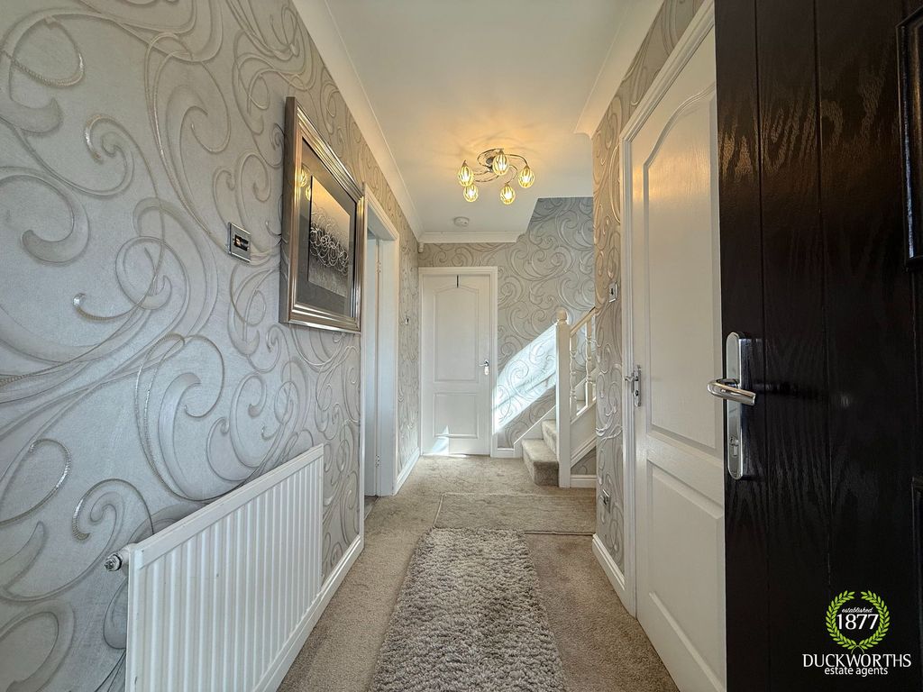 Property photo 3 of 43