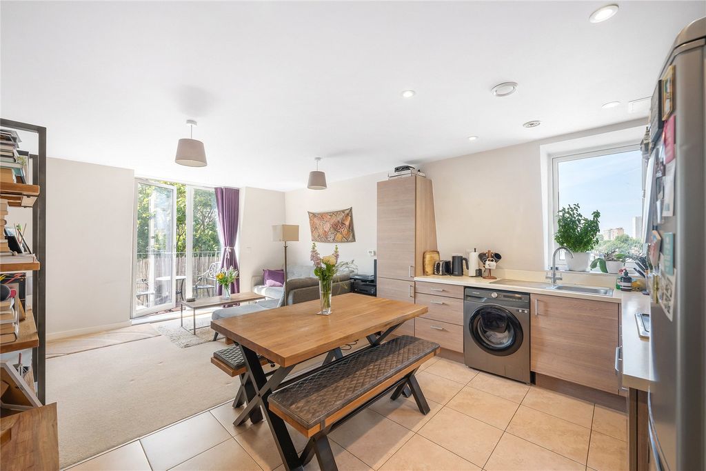 Property photo 2 of 13 Picture No. 05