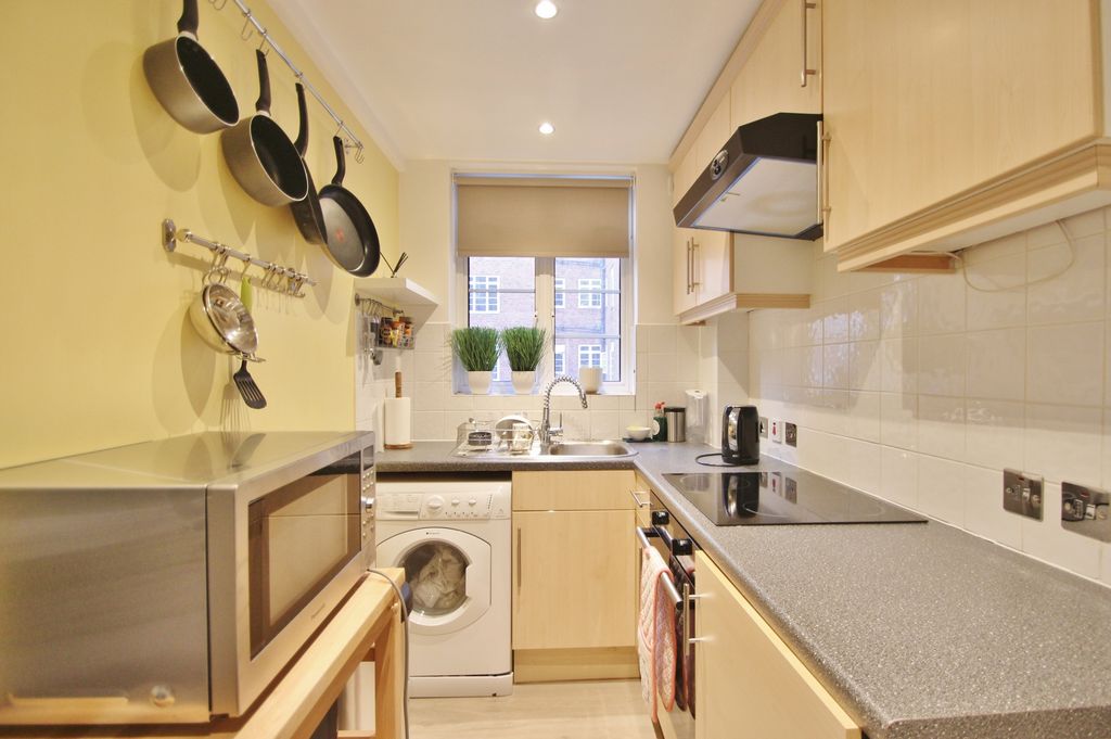 Property photo 3 of 12 Photo 9