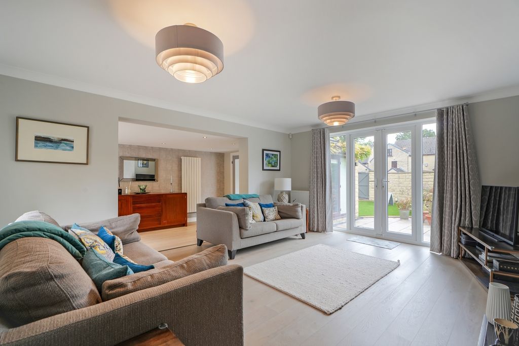 Property photo 2 of 44 Staves