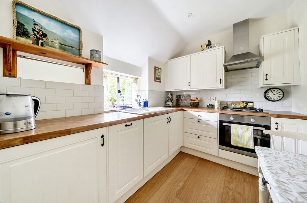 Property photo 3 of 16 Kitchen