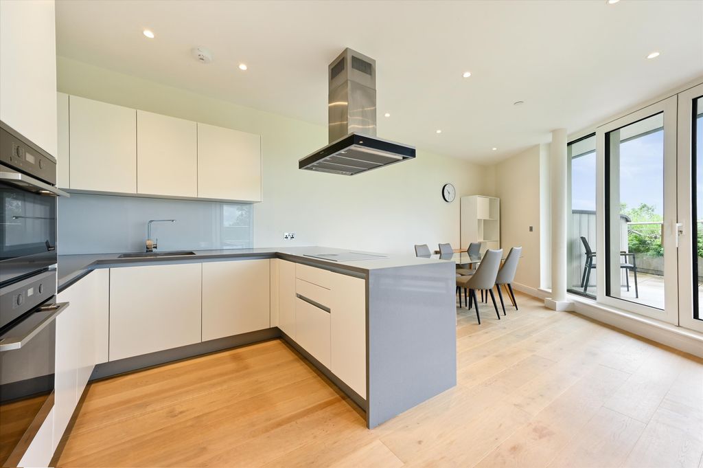 Property photo 2 of 16 Image