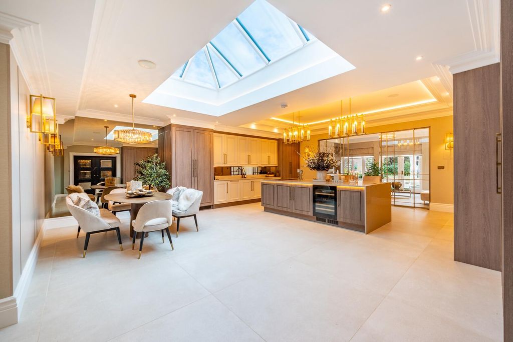 Property photo 2 of 43 Kitchen