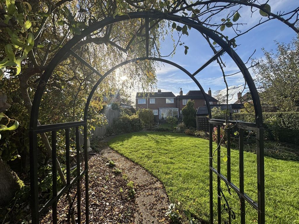 Property photo 3 of 21 Garden