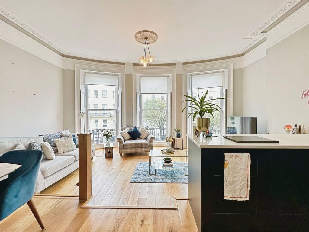 Property photo 3 of 13 7Db11054-Photo 2029-10-2025 2C 2012 2027 2029.Jpg