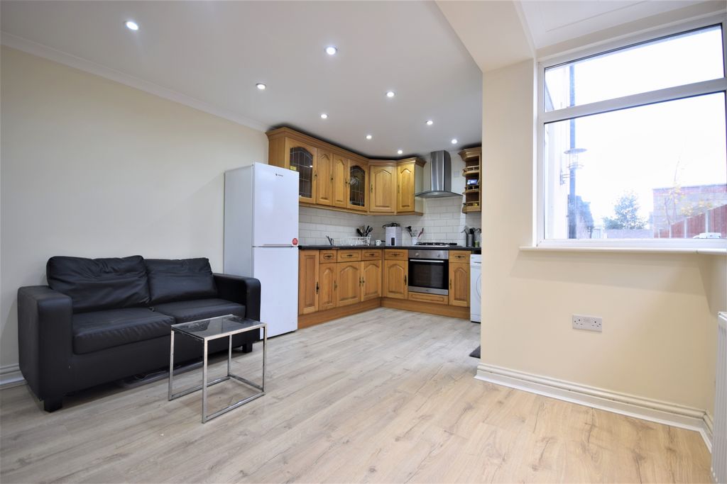 Property photo 2 of 10 Photo 7