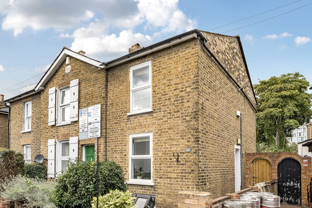 Property photo 1 of 22 1349753-1-68B99Fb...