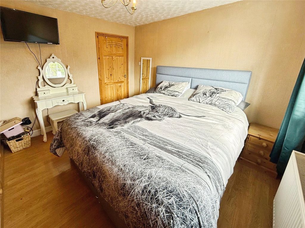 Property photo 2 of 14 Bedroom 1