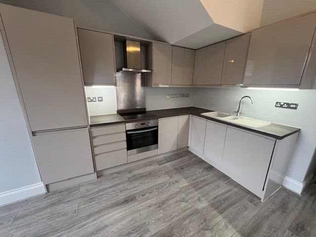 Property photo 3 of 6 Kitchen