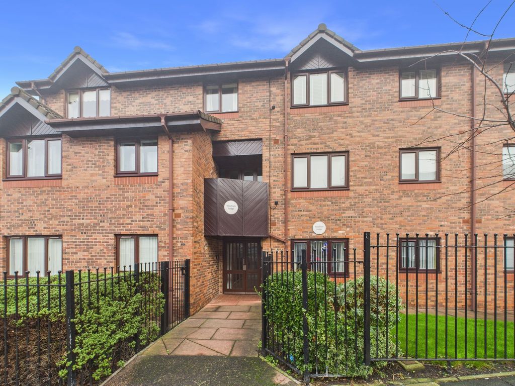 Property photo 1 of 8 External