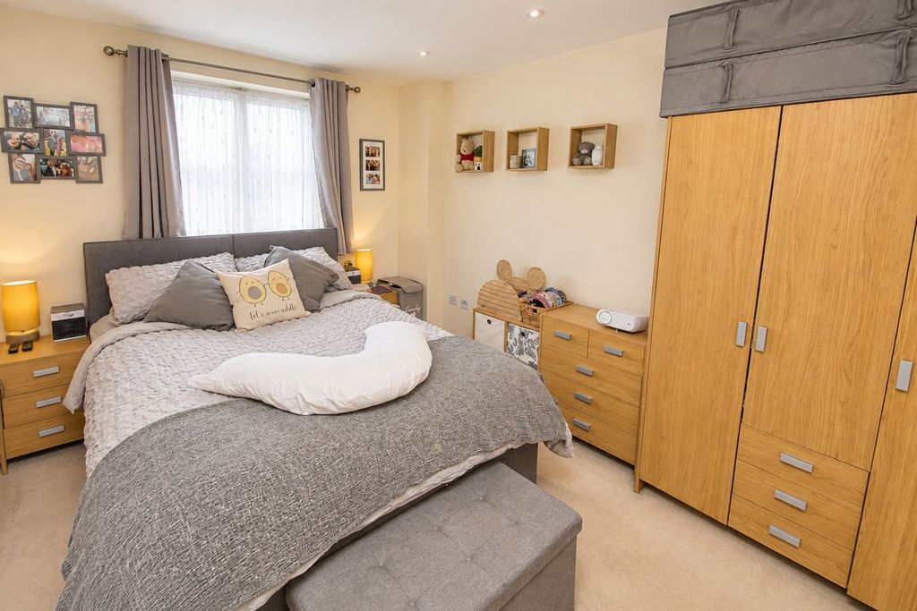 Property photo 3 of 7