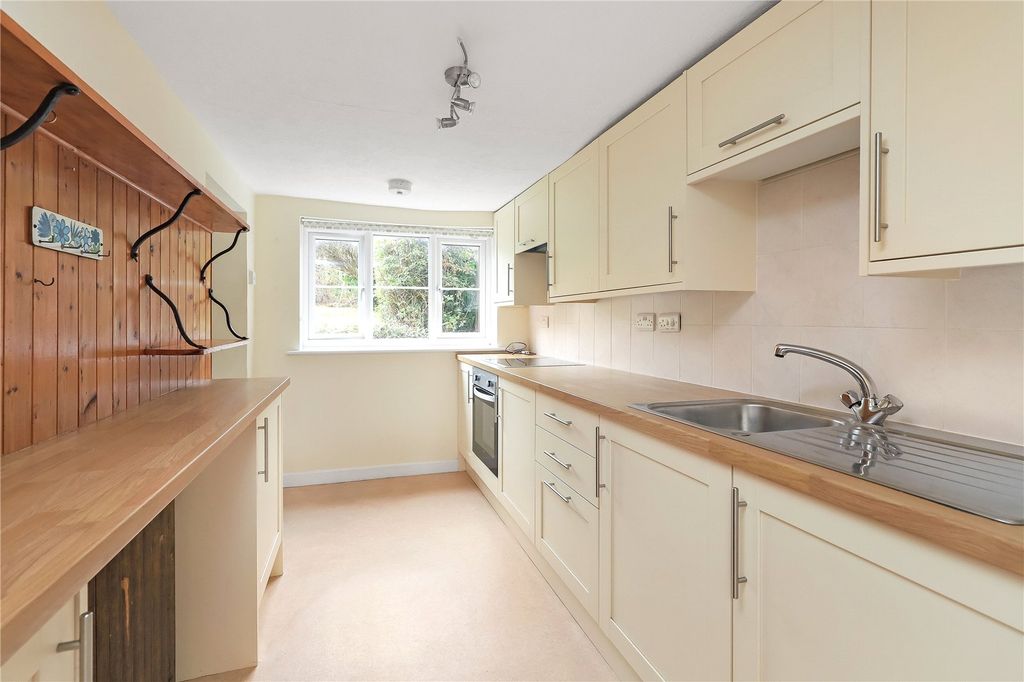 Property photo 3 of 15 Picture No. 12