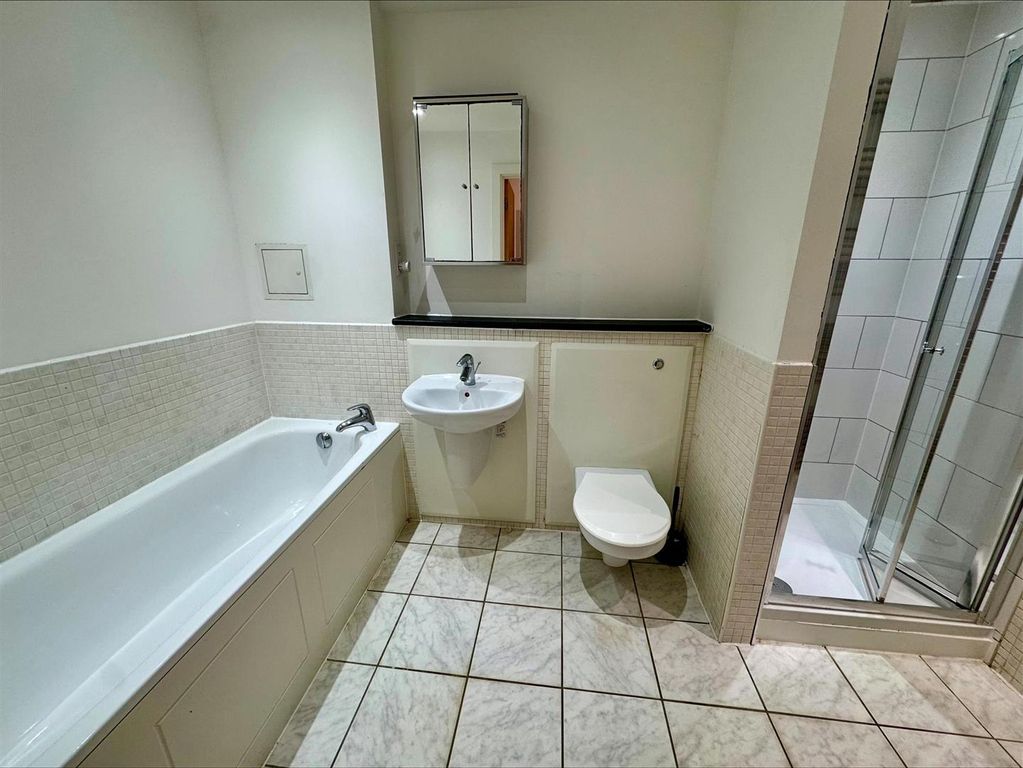 Property photo 2 of 7 Bathroom