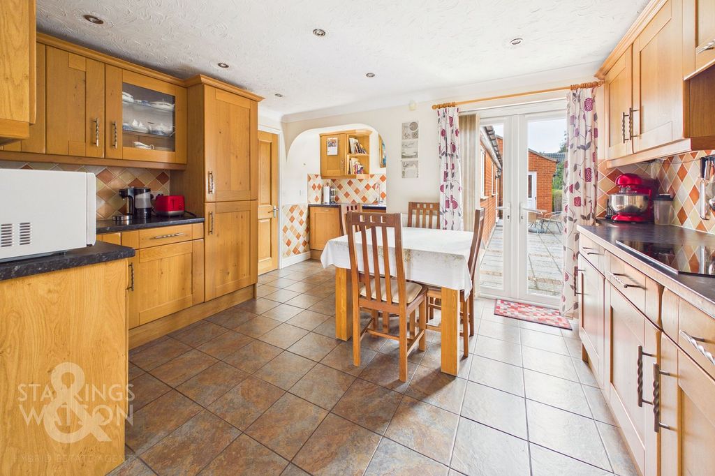 Property photo 3 of 31