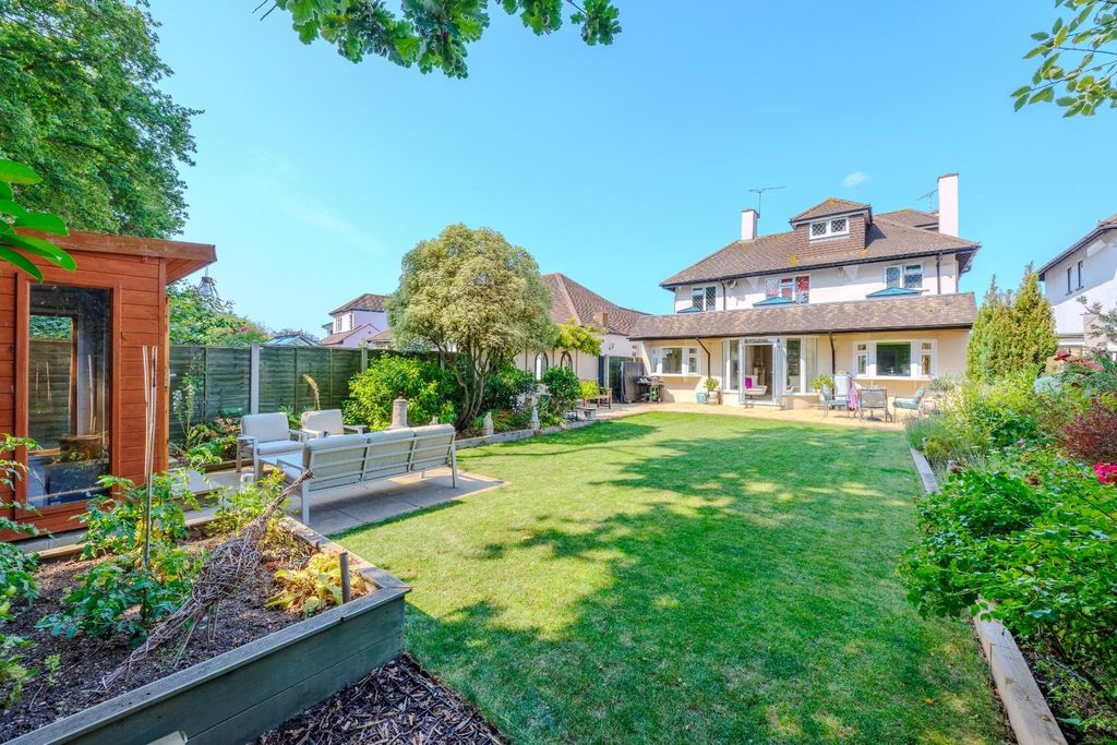 Property photo 2 of 38
