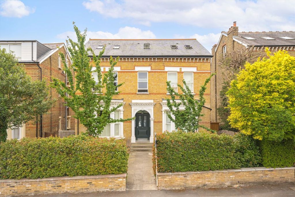 Property photo 1 of 5