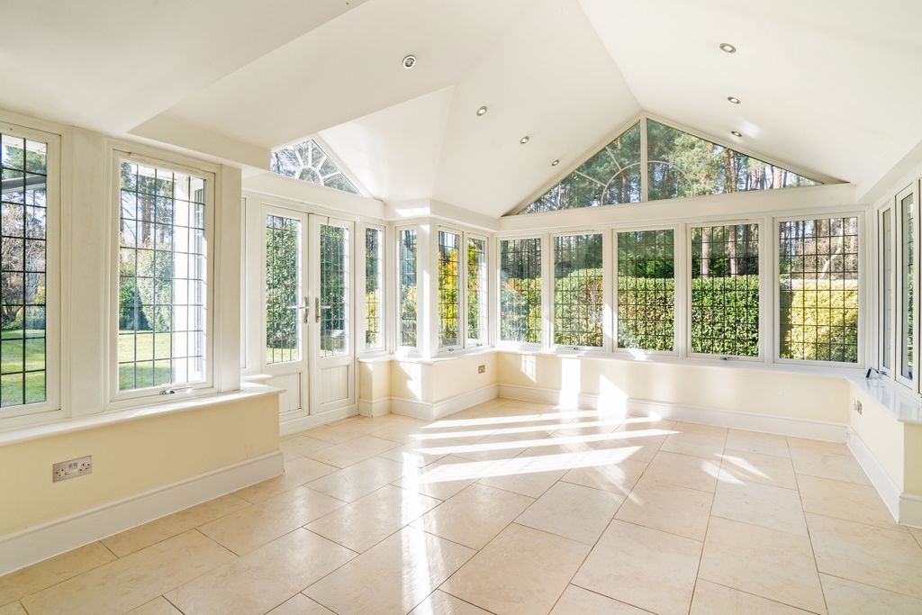 Property photo 3 of 15 Orchard Manor 292...