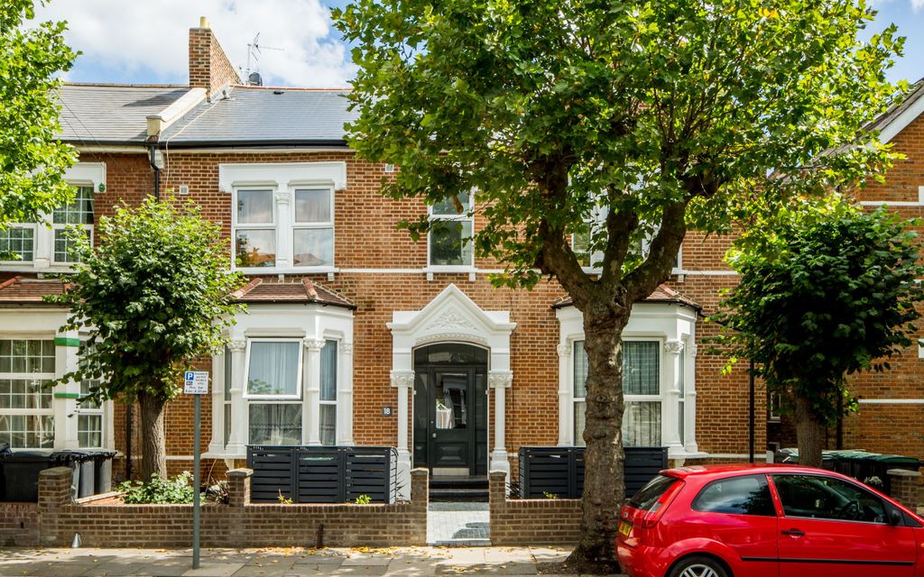 Property photo 2 of 12 Facade