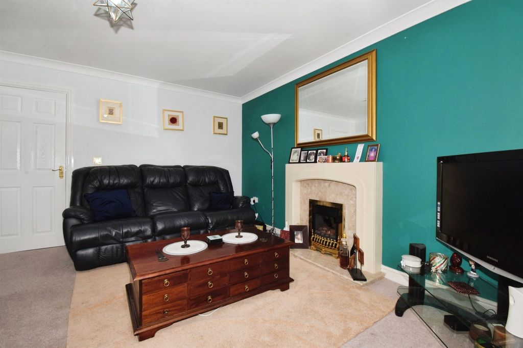 Property photo 3 of 19