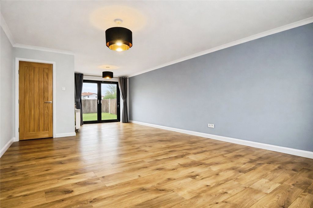 Property photo 2 of 14 Picture No. 24