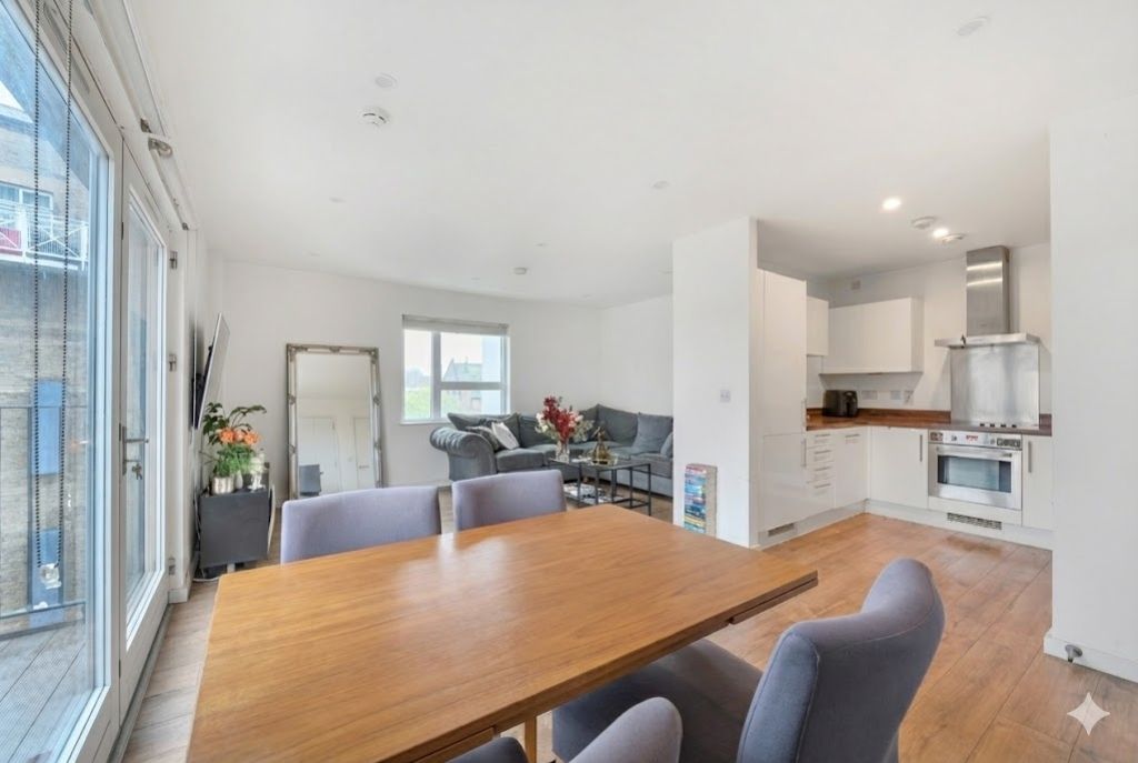 Property photo 1 of 19 New Table