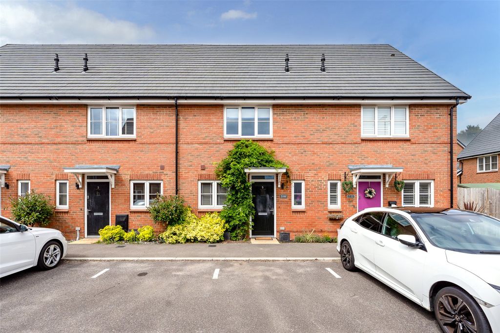 Property photo 1 of 11 External