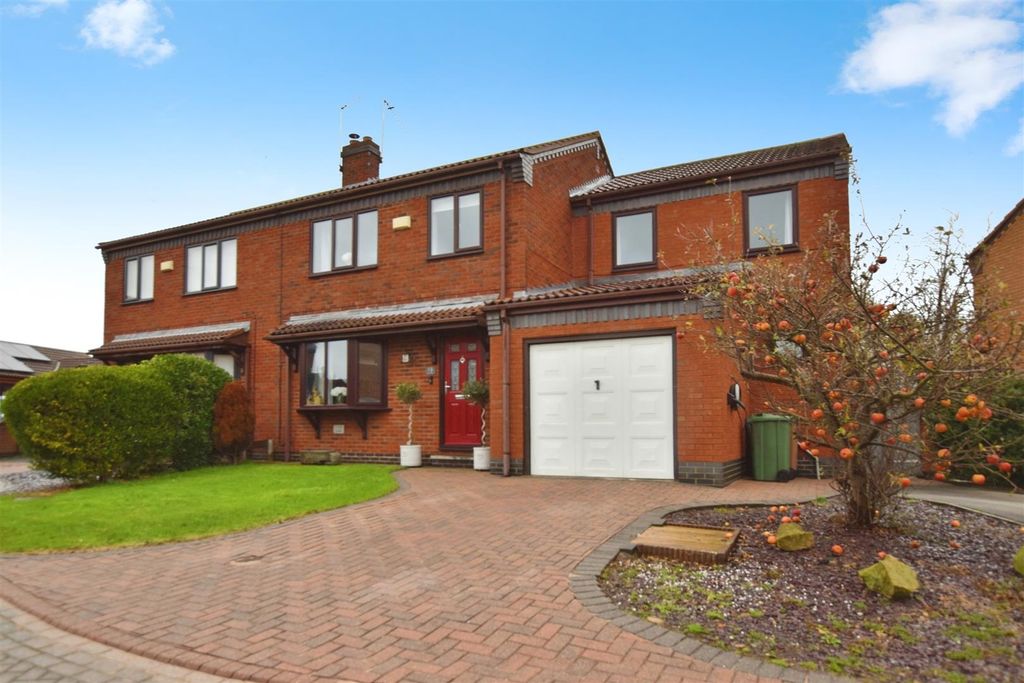 Property photo 1 of 25 E3E36E68-Front 20Tree.Jpg