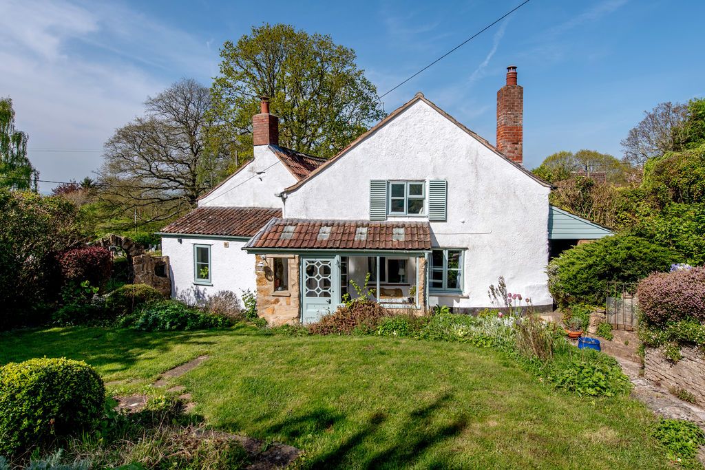 Property photo 3 of 31 Side Elevation