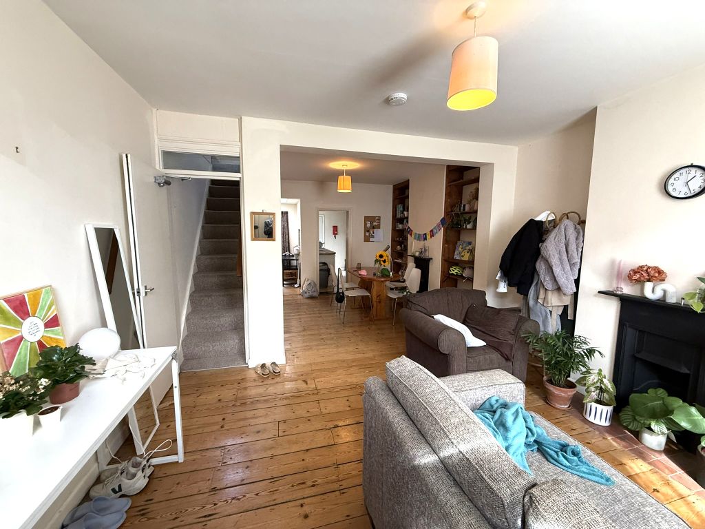 Property photo 3 of 20 Living Room