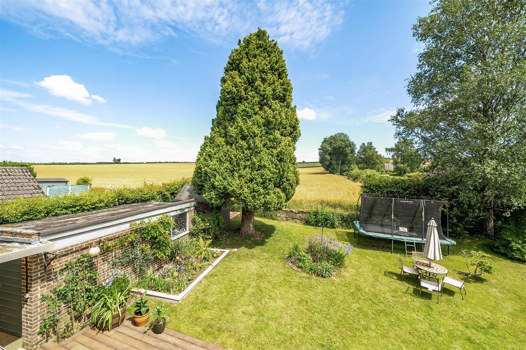 Property photo 2 of 13 Views