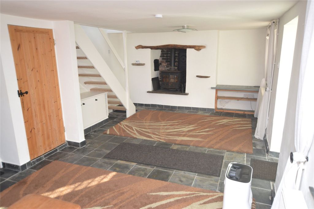 Property photo 2 of 8 Picture No. 09