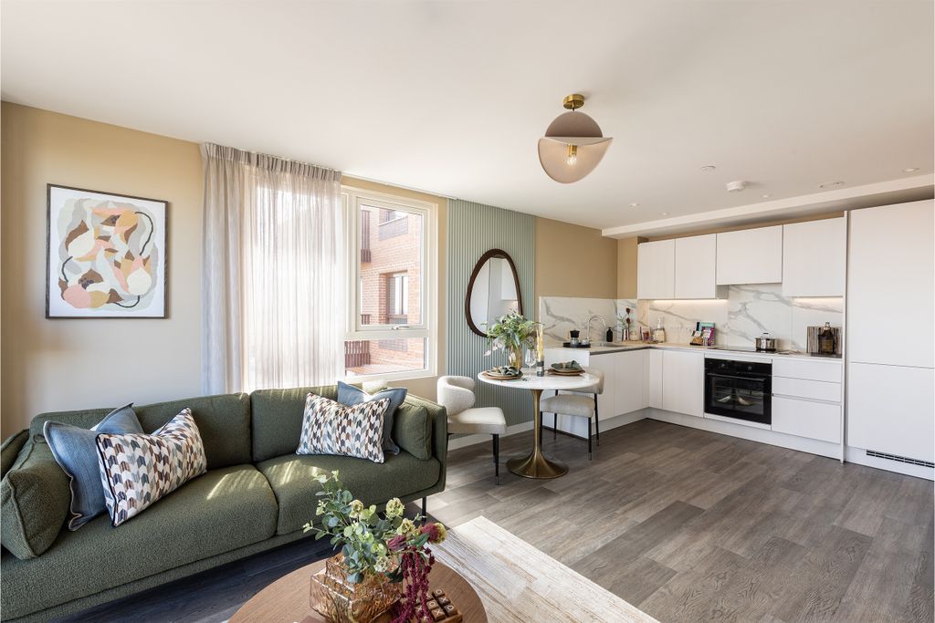 Property photo 1 of 6 Royal Gateway - Show Home - Lounge