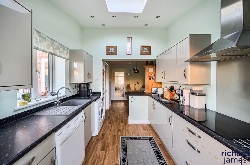 Property photo 3 of 20 59316B93A78940Bdbcfd41045F30d936