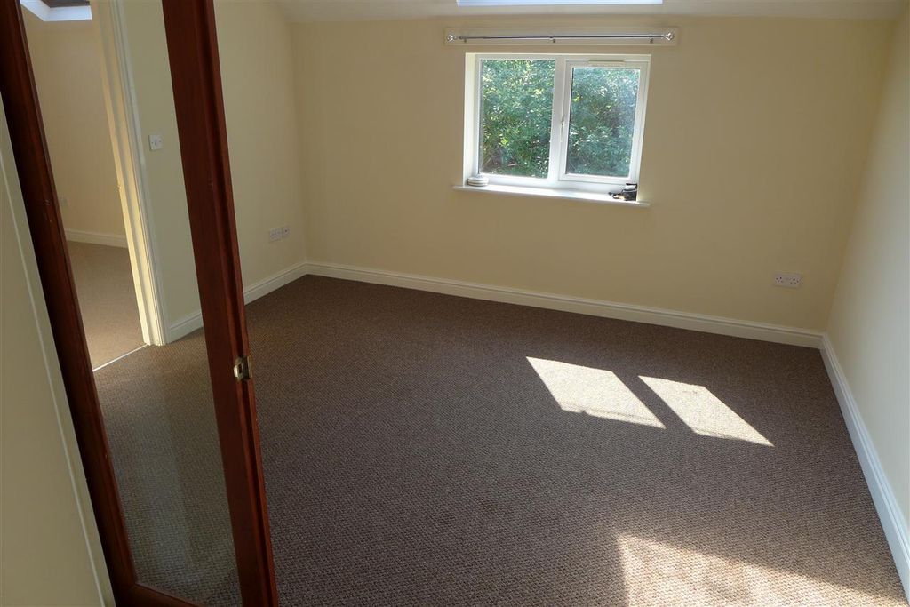 Property photo 3 of 6